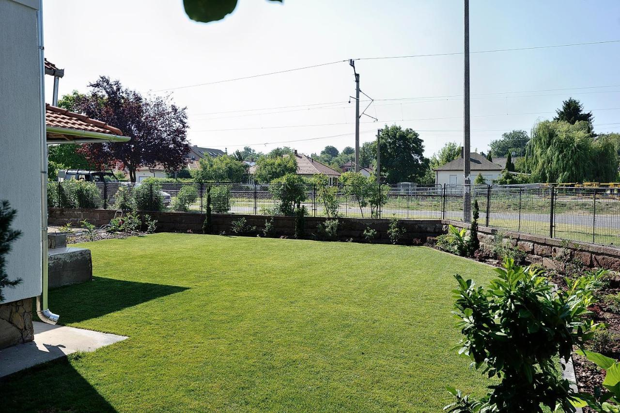 Best Apartman Lelle Balatonlelle Exterior photo